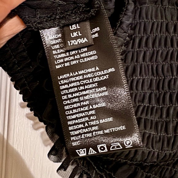 Urban Outfitters Black Cropped Zip Blouse - Picture 6 of 7